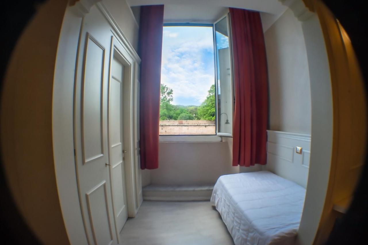 Hotel Ariston Livorno Buitenkant foto